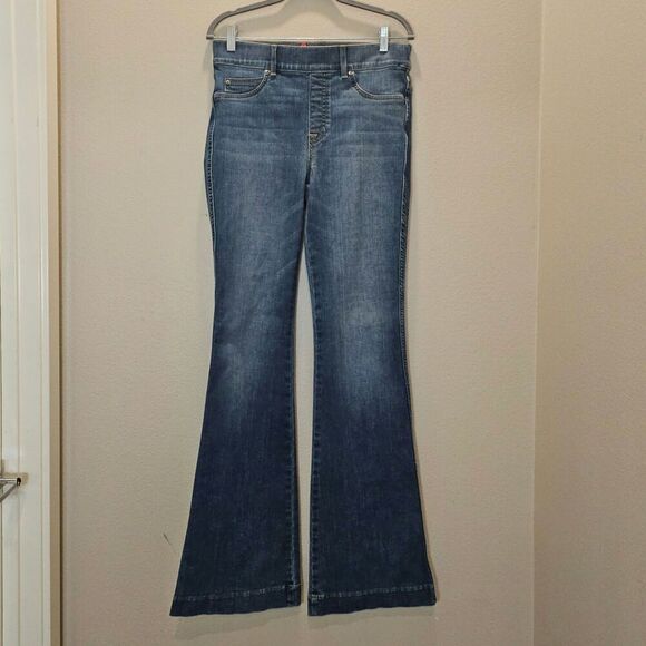 NWOT Spanx Stretch Fit and Flare Jeans Size M - Picture 1 of 7